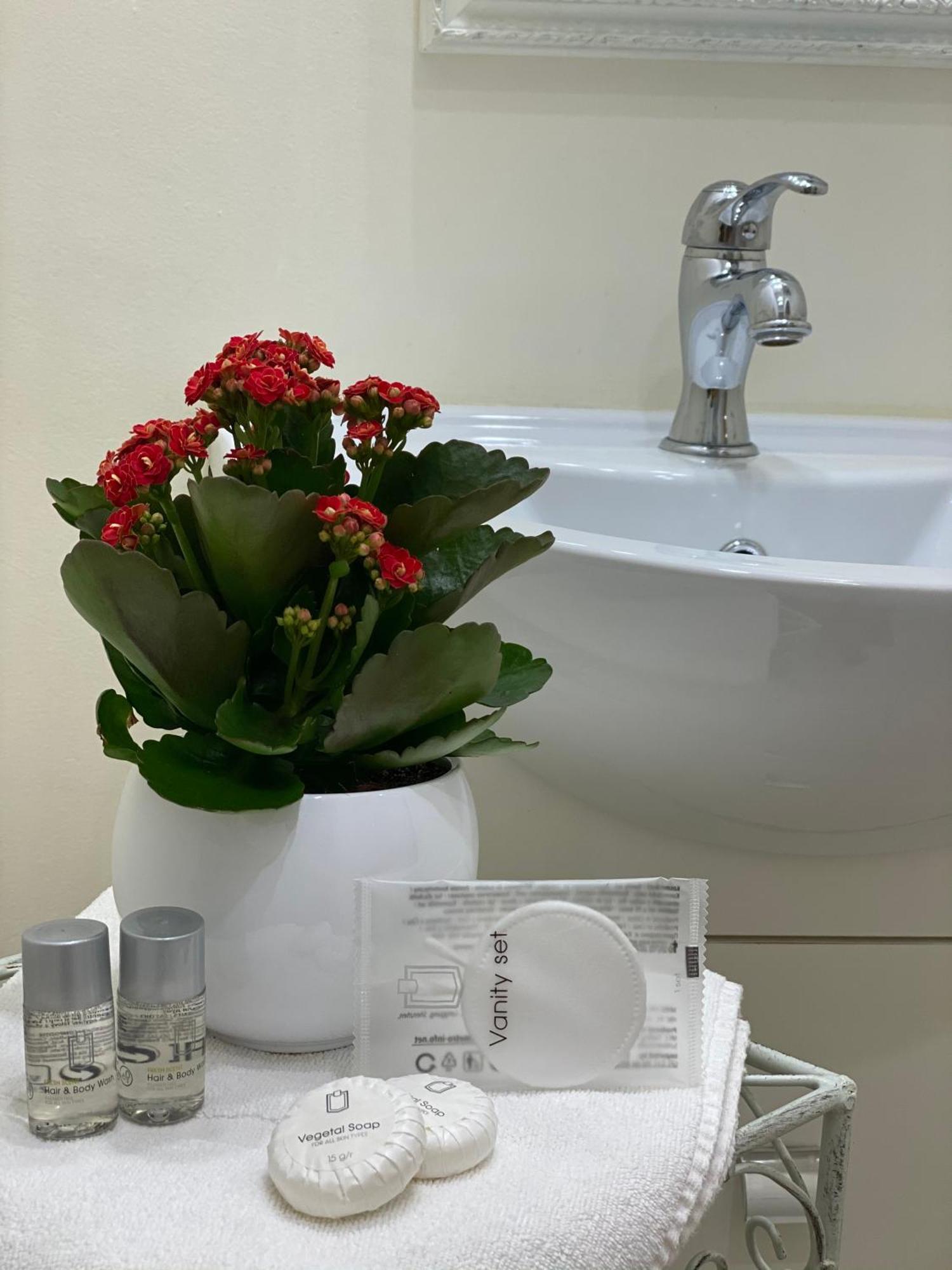 Bed and Breakfast Dai 3 Santi Лечче Экстерьер фото